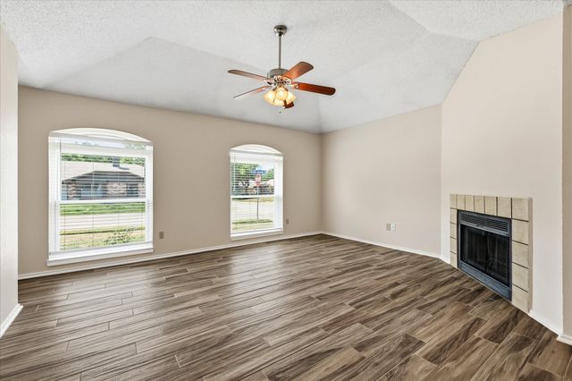 114 Glade Shadow Drive, Euless, TX 76039