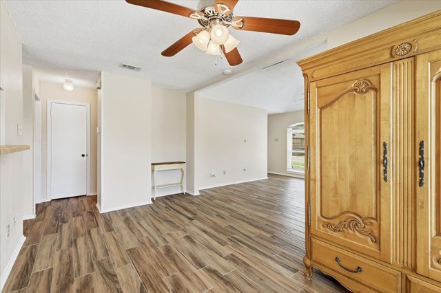 114 Glade Shadow Drive, Euless, TX 76039