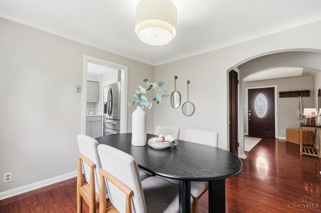 3790 N Broadlawn Circle, Silverton, OH 45236