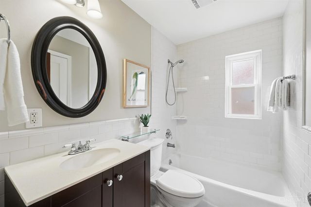 3790 N Broadlawn Circle, Silverton, OH 45236