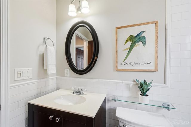 3790 N Broadlawn Circle, Silverton, OH 45236