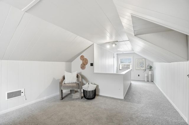 3790 N Broadlawn Circle, Silverton, OH 45236