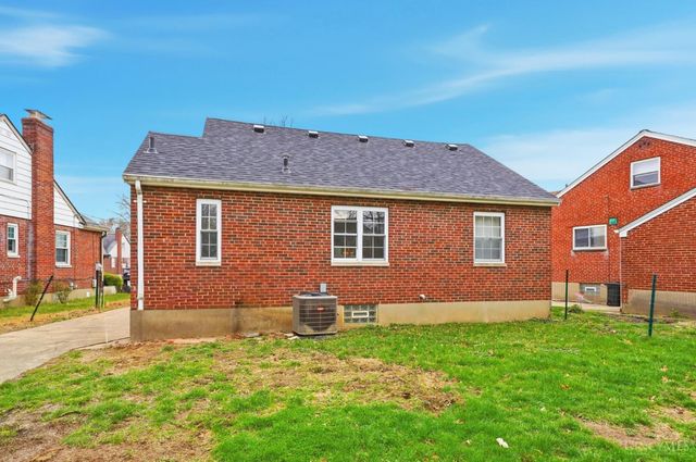 3790 N Broadlawn Circle, Silverton, OH 45236