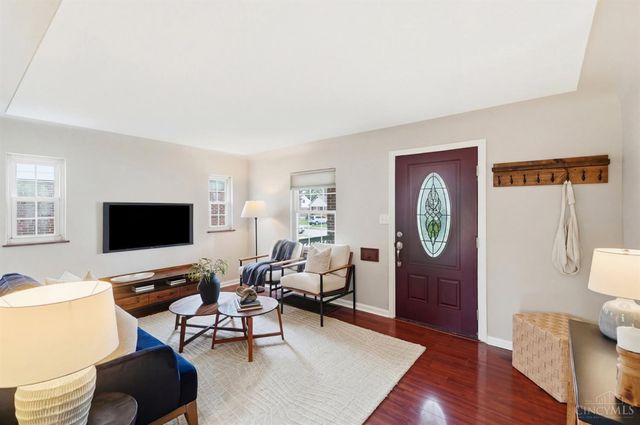 3790 N Broadlawn Circle, Silverton, OH 45236