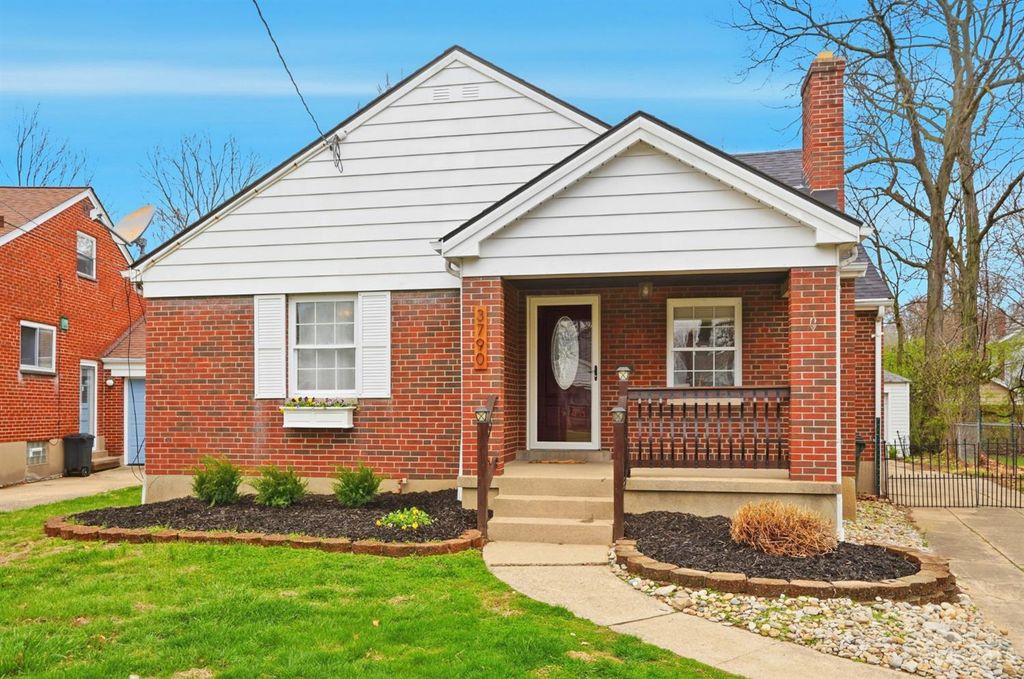 3790 N Broadlawn Circle, Silverton, OH 45236