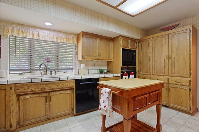 1419 Holly Dr, Lodi, CA 95242