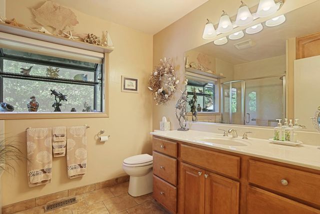1419 Holly Dr, Lodi, CA 95242
