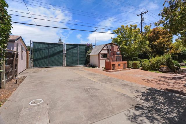 1419 Holly Dr, Lodi, CA 95242