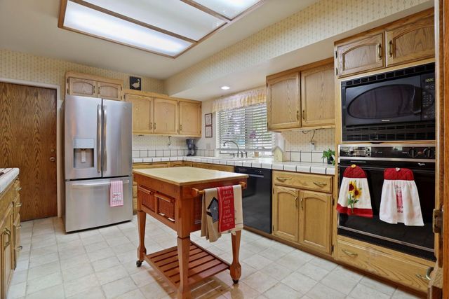 1419 Holly Dr, Lodi, CA 95242
