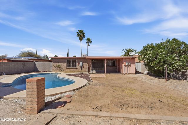 2749 S Pace East Drive, Tucson, AZ 85730
