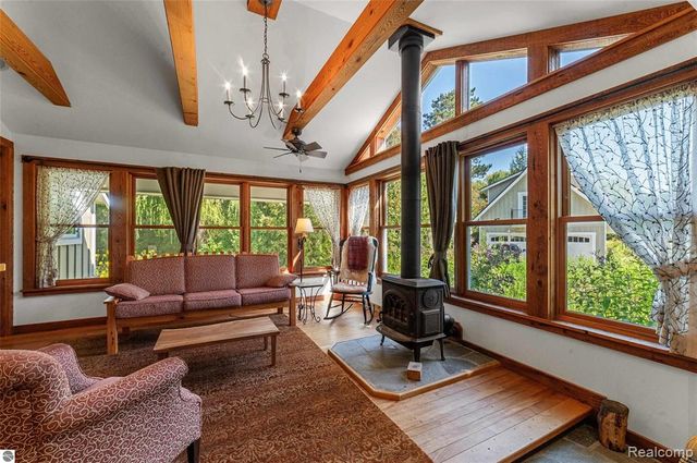 10910 S Shore Road, Suttons Bay, MI 49682