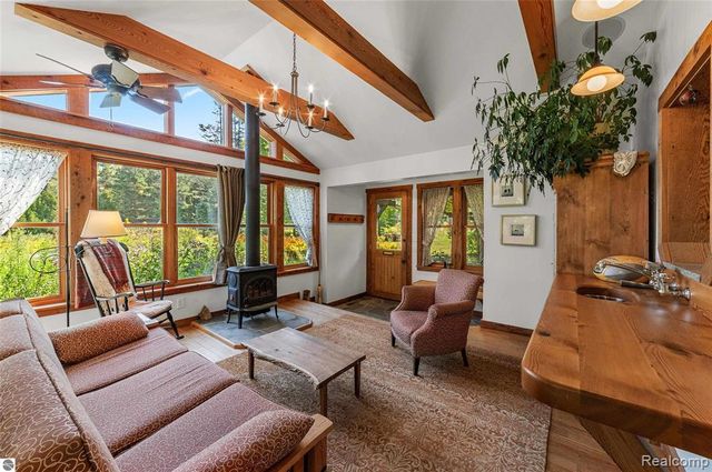 10910 S Shore Road, Suttons Bay, MI 49682