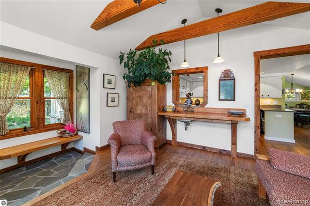 10910 S Shore Road, Suttons Bay, MI 49682