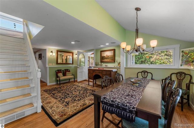 10910 S Shore Road, Suttons Bay, MI 49682