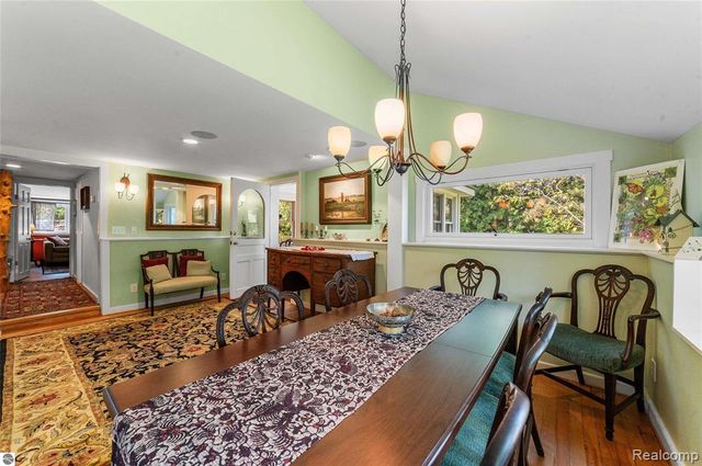 10910 S Shore Road, Suttons Bay, MI 49682