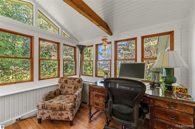 10910 S Shore Road, Suttons Bay, MI 49682