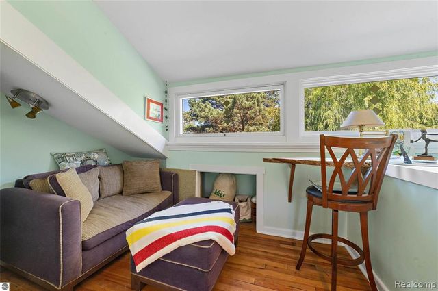 10910 S Shore Road, Suttons Bay, MI 49682