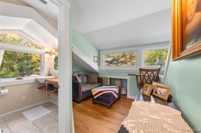 10910 S Shore Road, Suttons Bay, MI 49682