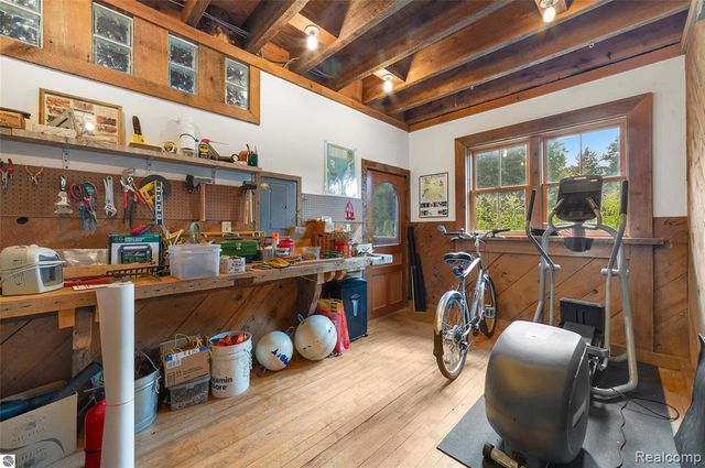 10910 S Shore Road, Suttons Bay, MI 49682