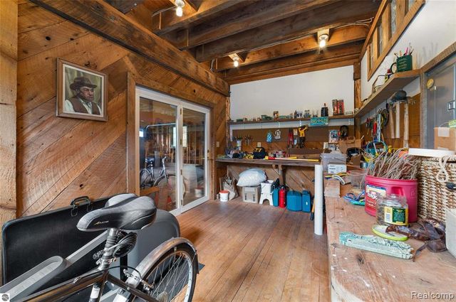 10910 S Shore Road, Suttons Bay, MI 49682