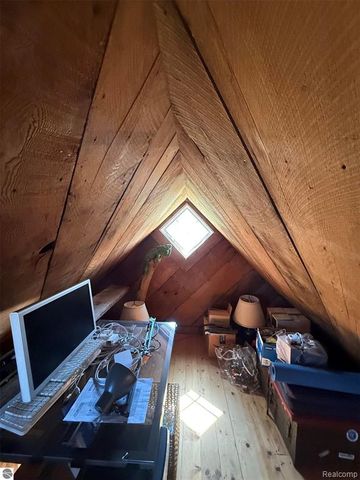 10910 S Shore Road, Suttons Bay, MI 49682