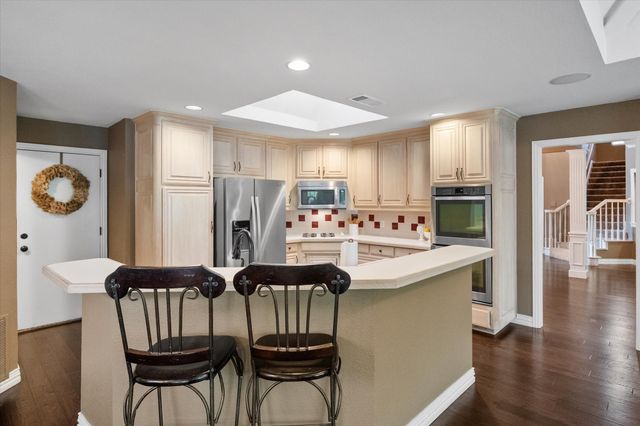 10 Waterwood Court, Mansfield, TX 76063