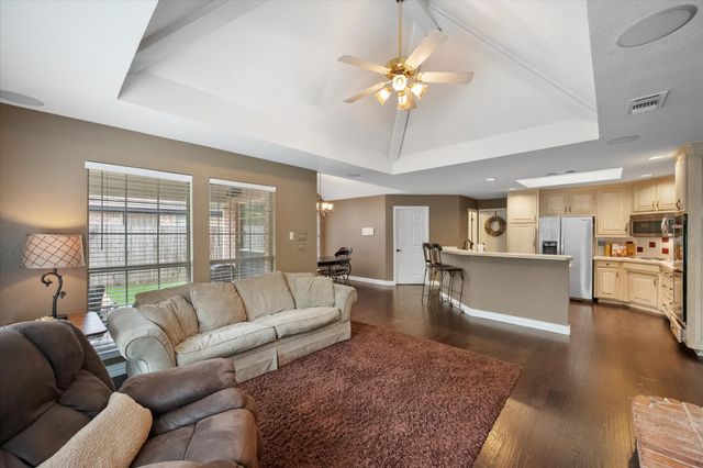 10 Waterwood Court, Mansfield, TX 76063