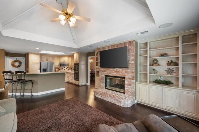 10 Waterwood Court, Mansfield, TX 76063