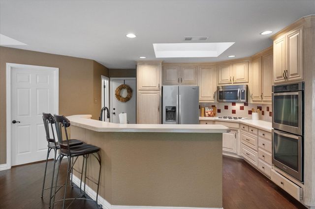 10 Waterwood Court, Mansfield, TX 76063