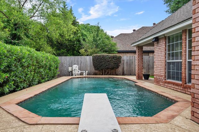 10 Waterwood Court, Mansfield, TX 76063