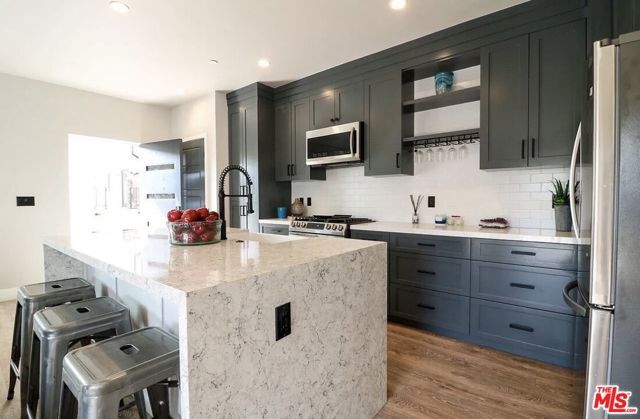 1253 S Plymouth, Los Angeles, CA 90019