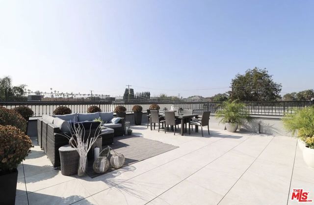 1253 S Plymouth, Los Angeles, CA 90019