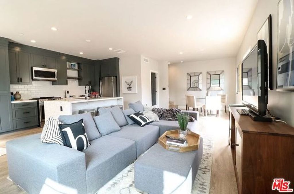 1253 S Plymouth, Los Angeles, CA 90019