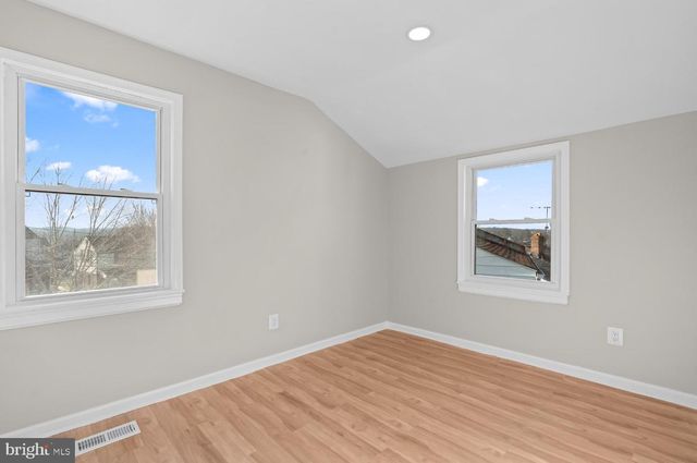 852 50TH PL NE, Washington, DC 20019