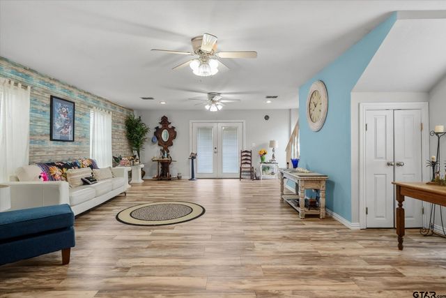 12125 N State Highway 110, Van, TX 75790