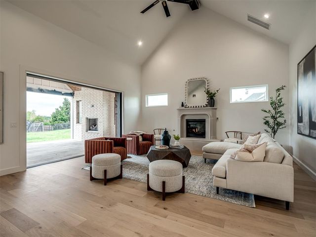 400 Old Farm Road, Edmond, OK 73034