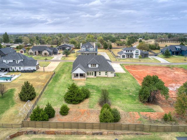 400 Old Farm Road, Edmond, OK 73034