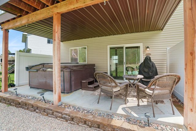 19184 Johnson Street NW, Elk River, MN 55330