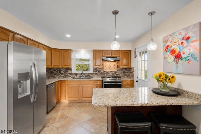 330 Harrison Ave, Lodi Boro, NJ 07644