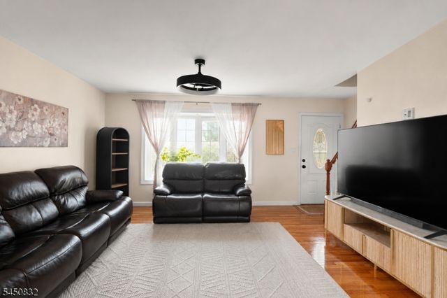 330 Harrison Ave, Lodi Boro, NJ 07644
