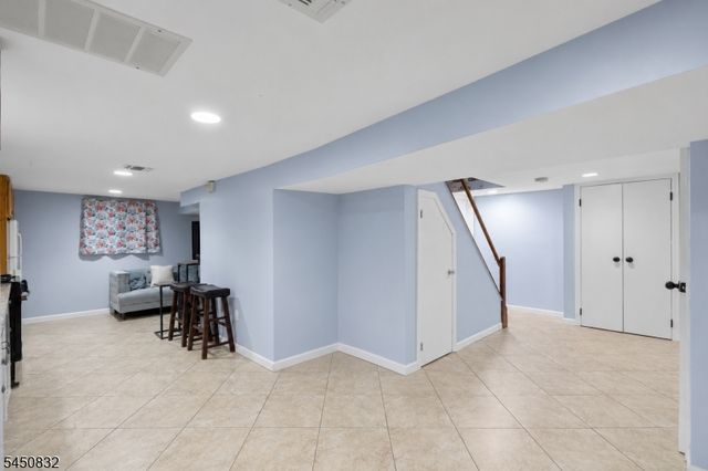330 Harrison Ave, Lodi Boro, NJ 07644