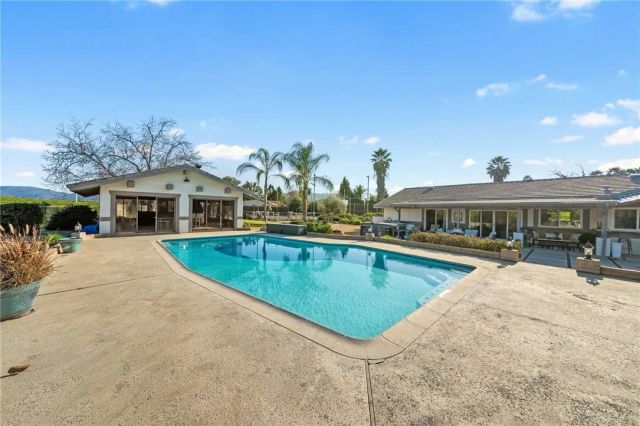 26440 Old Agency, Hemet, CA 92544