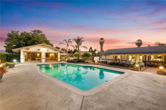 26440 Old Agency, Hemet, CA 92544