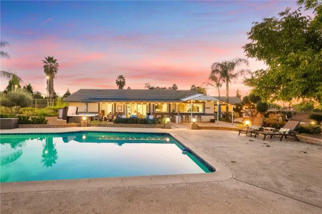 26440 Old Agency, Hemet, CA 92544