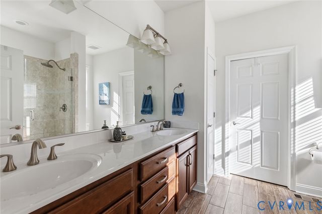 10943 Little Five Loop, Glen Allen, VA 23059