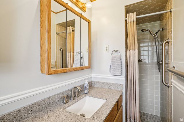 11243 S BLAKE CIR, South Jordan, UT 84095