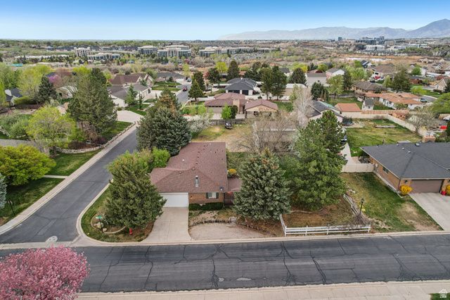 11243 S BLAKE CIR, South Jordan, UT 84095