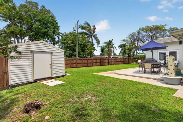 451 NE 48th Court, Oakland Park, FL 33334