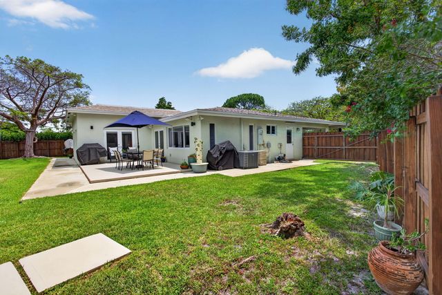 451 NE 48th Court, Oakland Park, FL 33334