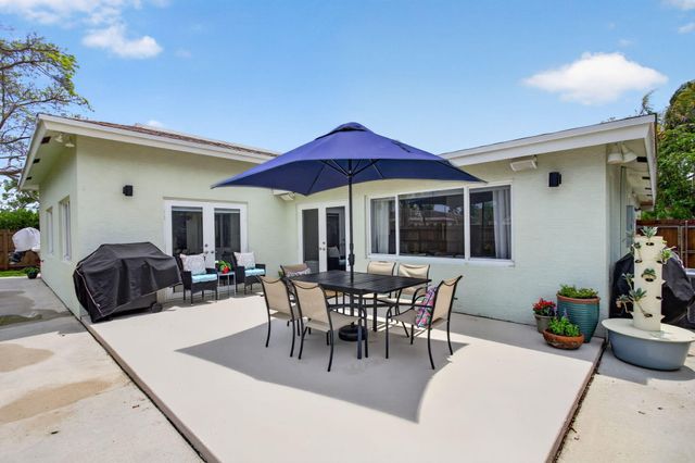 451 NE 48th Court, Oakland Park, FL 33334
